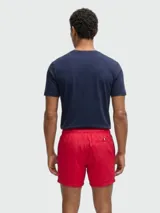 Shorts de baño Boss modelo Octopus, color gris, con cintura elástica y cordón ajustable blanco. Cuenta con el logotipo de la marca estampado en vertical sobre la pierna izquierda.