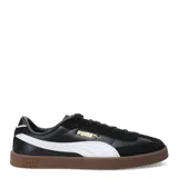 Championes Puma modelo Club II Era, de diseño retro con capellada en combinación de cuero y gamuza. Presentan el logo de la marca en dorado en el lateral, la icónica franja lateral en contraste blanco y una suela de goma color caramelo con textura.