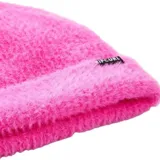 Gorro de lana tejido color rosa con etiqueta de la marca Rip Curl en el dobladillo.