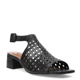 Sandalias de cuero negro con diseño calado láser en la capellada, taco block bajo y pulsera con hebilla ajustable al tobillo.