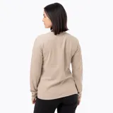 Buzo polar de mujer Merrell, confeccionado en microfleece de poliéster reciclado. Presenta diseño de media cremallera, cuello alto, mangas largas con puños elásticos y logo de la marca bordado en el pecho.