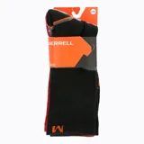 Pack de tres pares de calcetines deportivos unisex, uno gris con detalles naranja, uno rojo con detalles gris y uno negro con detalles gris.