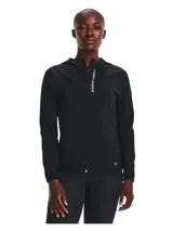 Campera deportiva Under Armour con capucha, confeccionada en tejido resistente al agua y al viento con tecnología UA Storm. Presenta cierre frontal completo, puños elásticos, ventilación en la espalda y detalles reflectantes.