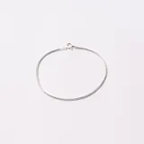 Pulsera de plata 925 con eslabones tipo serpiente y cierre de mosquetón.