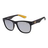 Lentes de sol Cat modelo Americana con armazón cuadrado de color negro y cristales espejados. Presentan detalles en amarillo en el interior de las patillas y el logo de la marca en el lateral y en el cristal.