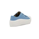 Zapatillas urbanas Moleca de lona color rosa, con cordones y plataforma blanca.