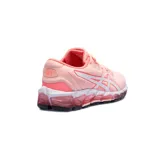 Championes Asics Gel-Quantum 360 de mujer, en tonos salmón y blanco, con amortiguación de gel visible en la suela y capellada de malla transpirable.