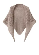 Pañuelo de punto calado color beige, de forma triangular y diseño liviano.