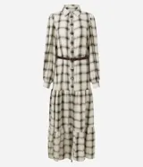 Vestido largo de corte midi, confeccionado en tejido de viscosa con estampado de cuadros. Presenta cuello camisero, cierre frontal abotonado, mangas largas abullonadas y falda con volados. Incluye un cinturón fino para ajustar a la cintura.