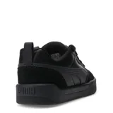 Championes urbanos Puma Park Lifestyle OG, color blanco hueso con detalles en gamuza gris claro y suela de goma color caramelo. Diseño de corte bajo con cordones gruesos y logo de la marca en el lateral.