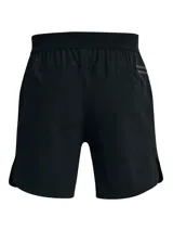 Short deportivo Under Armour modelo Peak Woven, color negro, de corte corto con aberturas laterales, cintura elástica y bolsillo trasero con cierre.