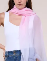 Pashmina tejida marca Barrington con diseño degradé en tonos lila y rosado, y terminaciones desflecadas.
