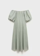 Vestido midi de lino color verde oliva, con escote palabra de honor y mangas cortas abullonadas. Presenta un diseño evasé con costuras verticales y cierre de cremallera en la parte posterior.