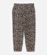 Pantalón de pijama de crepé con estampado de leopardo, tiro alto, cintura elástica con lazo y bolsillos laterales.