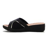 Zueco Comfortflex de taco corrido bajo, color negro con detalles en tono tostado y ribete metalizado dorado. Capellada de tira ancha combinada con material sintético y textil, plantilla acolchada y suela de goma flexible.
