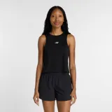 Musculosa deportiva New Balance modelo Infinity Propel, color negro, sin mangas, con cuello redondo y el logo de la marca estampado en el pecho.