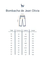 Pantalón de jean celeste, de corte slim y tiro medio.