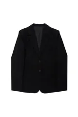 Blazer negro de corte recto y diseño oversize, con cuello de solapa, cierre frontal de dos botones y bolsillos con solapa en los laterales. Interior forrado.