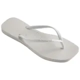 Ojotas Havaianas Slim Square color rosa con tiras finas metalizadas.