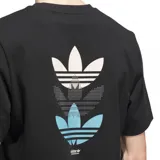 Remera negra de manga corta con cuello redondo y logo Adidas Triple Trifolio estampado en el pecho.