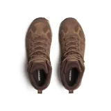 Bota de senderismo Merrell modelo Accentor 3 Mid WP, color marrón, confeccionada en gamuza y malla. Cuenta con membrana impermeable, puntera protectora, entresuela de espuma EVA para mayor estabilidad y suela de goma con tracción duradera.