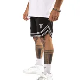 Bermuda deportiva negra con diseño inspirado en el básquetbol. Presenta dos franjas blancas horizontales en el ruedo, aberturas laterales y el logo de la marca bordado en blanco en la pierna izquierda.