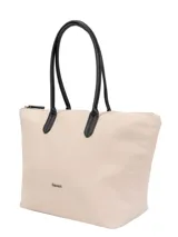 Bolso tipo tote color beige con manijas y detalles en negro.