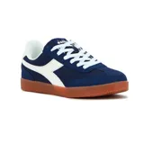 Championes urbanos Diadora modelo Bamtelo, color azul marino con detalles en blanco y suela de goma color caramelo. Presentan un diseño clásico con cordones y el logo de la marca en el lateral.
