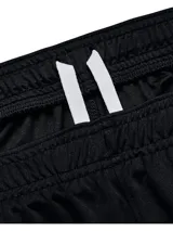 Short deportivo Under Armour modelo Golazo 3.0, color negro, con cintura elástica y logo de la marca en contraste en la pierna. Confeccionado en tejido ligero de secado rápido con aberturas laterales en el bajo.