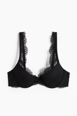 Soutien push-up negro de encaje con aros y copas con relleno, tirantes anchos con detalles de encaje y pequeño lazo en el centro.