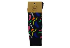Pack de dos pares de medias largas para hombre con diseño estampado de formas abstractas coloridas sobre fondo negro.