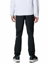 Pantalón de trekking Columbia modelo Triple Canyon P Ii Omni-Shade, color negro, de corte recto y diseño funcional para actividades al aire libre.