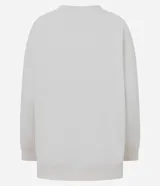 Buzo de pijama color crema, con cuello redondo y mangas largas. Presenta una estampa frontal de un osito con antifaz y la frase Athleisure in my dreams.