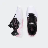 Championes de tenis Joma modelo Set Lady 25, diseñados para jugadoras de nivel intermedio. Presentan una combinación de colores blanco, negro y rosa, con detalles en celeste. Confeccionados con malla transpirable VTS, refuerzos termosellados SPORTECH y PROTECTION, mediasuela de phylon con tecnología STABILIS para mayor estabilidad y suela de caucho DURABILITY apta para todo tipo de pistas.