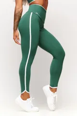 Calza deportiva de tiro alto color rojo, con franjas laterales blancas y detalles blancos en los tobillos.