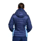 Campera puffer azul con detalles celestes, cierre frontal y escudo del Club Nacional de Football en el pecho.