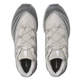 Championes Salomon XT-Evo de diseño técnico y deportivo, color gris, con detalles superpuestos y suela de gran tracción ideal para running y trekking.