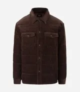 Campera puffer de Marfinno confeccionada en tejido de cotelé de algodón, con diseño acolchado, cuello inglés, cierre frontal con botones y dos bolsillos con solapa en el pecho.