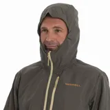 Campera cortaviento Merrell modelo Potomac, color verde musgo con detalles en tono claro. Cuenta con capucha, cierre frontal completo, bolsillo en el pecho con cierre y paneles laterales en contraste. Es una prenda ligera, repelente al agua y con protección solar UPF 50+.