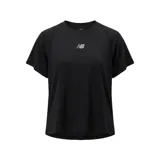 Remera deportiva de manga corta New Balance modelo Propel Infinity, color negro, con cuello redondo y logo reflectante en el centro del pecho.