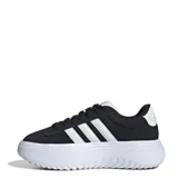 Championes Adidas Grand Court con diseño de plataforma, confeccionados en material sintético negro con las icónicas tres tiras laterales en blanco. Presentan suela de plataforma dentada y cierre con cordones.