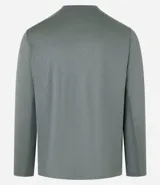 Remera deportiva de manga larga con cuello redondo, confeccionada en tejido técnico Dry Fit. Presenta un diseño liso en color negro con detalles reflectantes en los hombros.