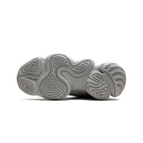 Championes Adidas Yeezy 500 Stone Salt, con capellada de malla y gamuza en tonos grises y suela adiprene.