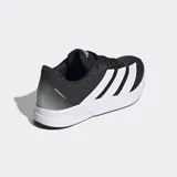 Championes de running Adidas modelo Duramo RC2 en color negro con las icónicas tres tiras en blanco. Cuentan con un exterior textil transpirable, mediasuela LIGHTMOTION para una amortiguación ligera y suela de caucho Adiwear de alta resistencia al desgaste.