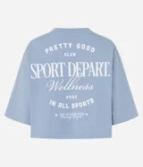 Remera corta celeste de algodón con estampado en la espalda con texto en blanco.