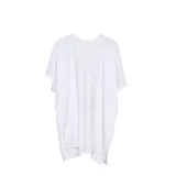Kimono blanco de encaje calado con mangas cortas y calce suelto.