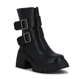 Botas de caña media color negro con hebillas plateadas y suela track.