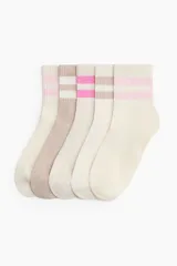 Pack de cinco pares de medias de caña media con diseño a rayas en el puño, confeccionadas en tejido de punto de mezcla de algodón.