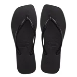 Sandalias tipo ojota Havaianas modelo Slim Square, color negro, con diseño de punta cuadrada y tiras finas texturizadas.