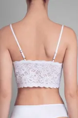 Bralette blanco de puntilla elastizada con breteles finos regulables.